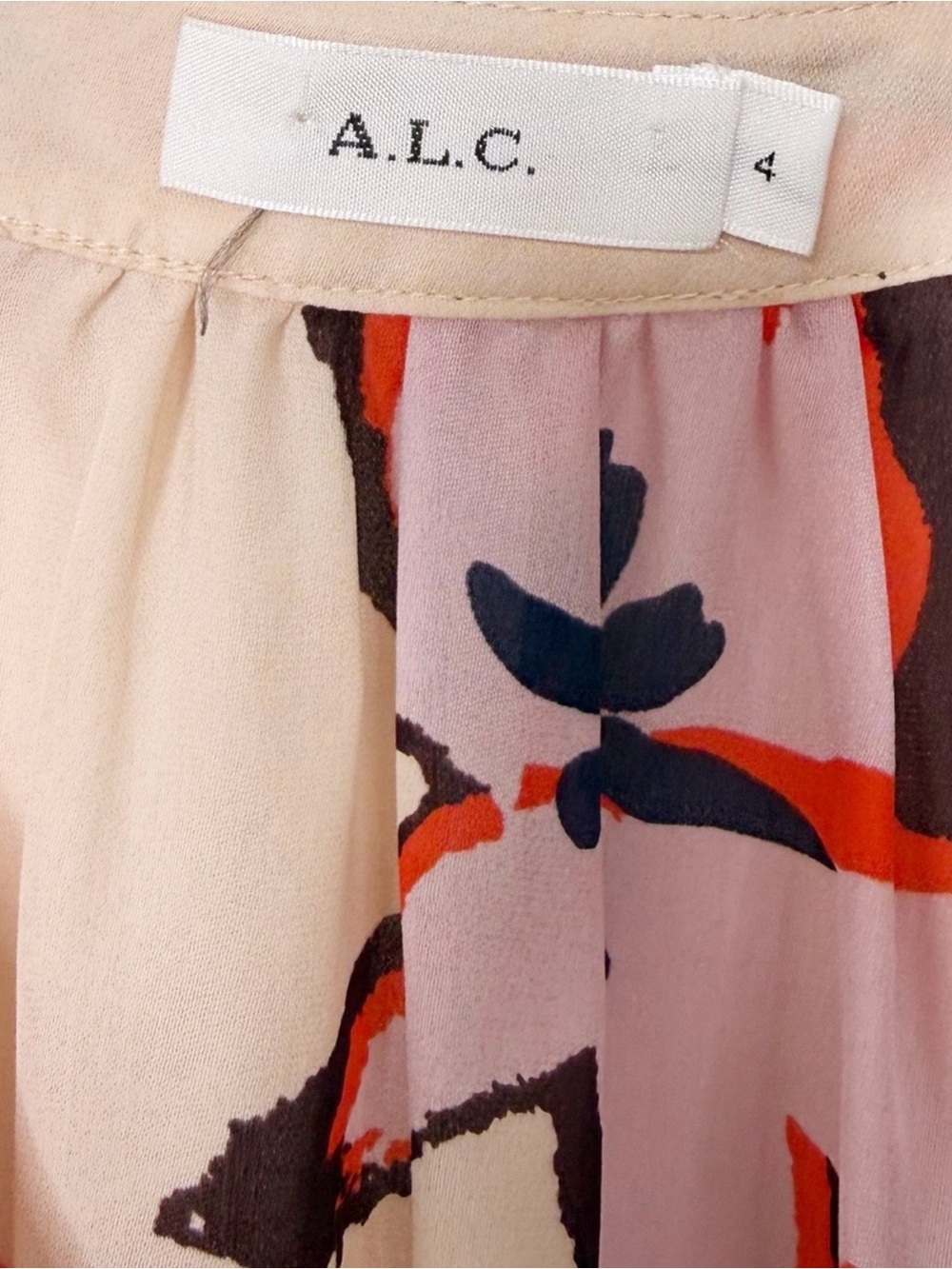 A.L.C. Jules 100% Silk Peachy Blush Floral Print V-Neck Blouse Top Sz. 4 - Picture 3 of 4
